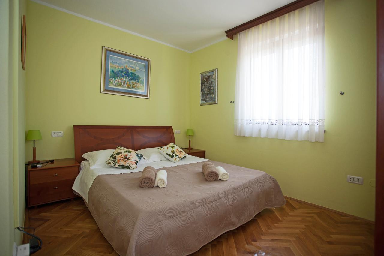 Apartment Pia *
