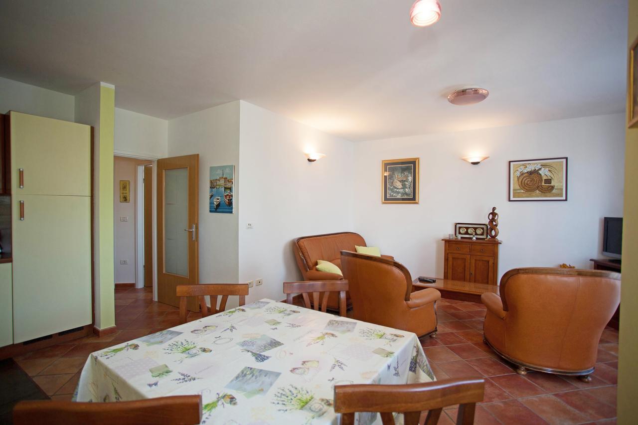 Pia Apartment *